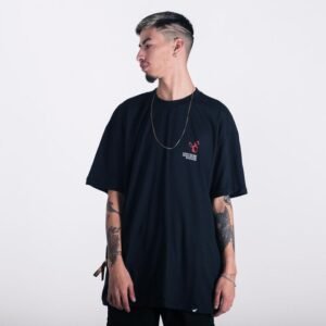 Camiseta over uni anjuss believer Preto G