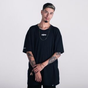 Camiseta over uni anjuss spray Preto P